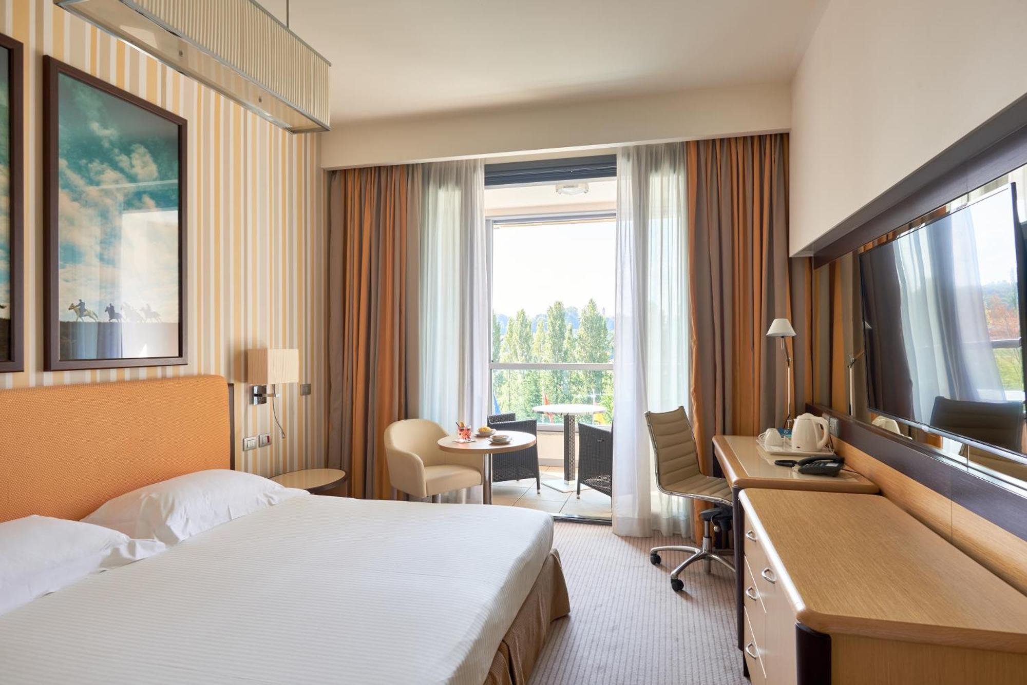 Unahotels Varese Kültér fotó